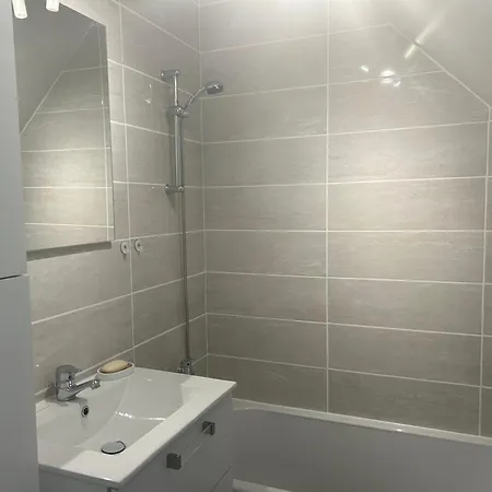 Pas Loin Des Du Debarquement *