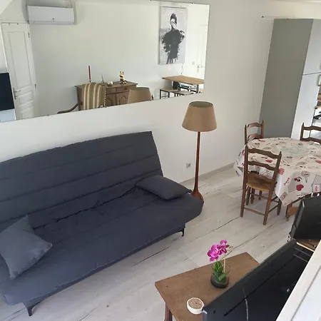 Pas Loin Des Du Debarquement