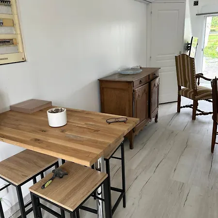 Pas Loin Des Du Debarquement