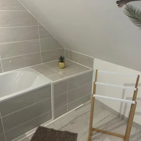 Pas Loin Des Du Debarquement *