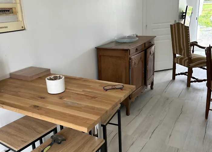 Pas Loin Des Du Debarquement