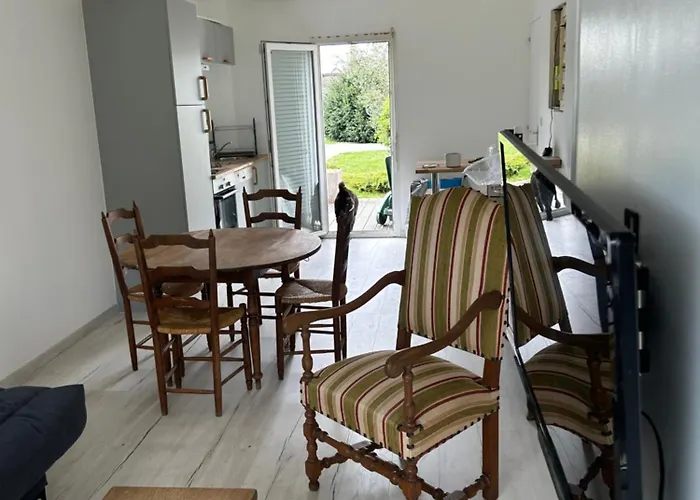 Pas Loin Des Du Debarquement Apartment