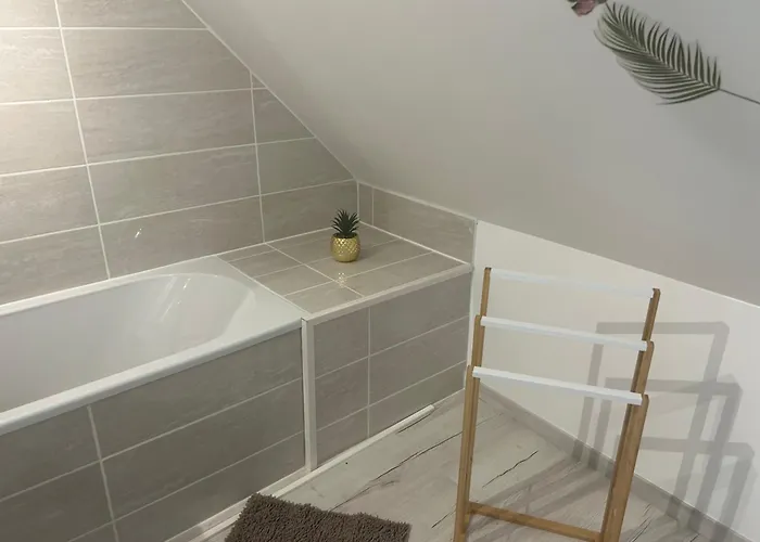 Pas Loin Des Du Debarquement *